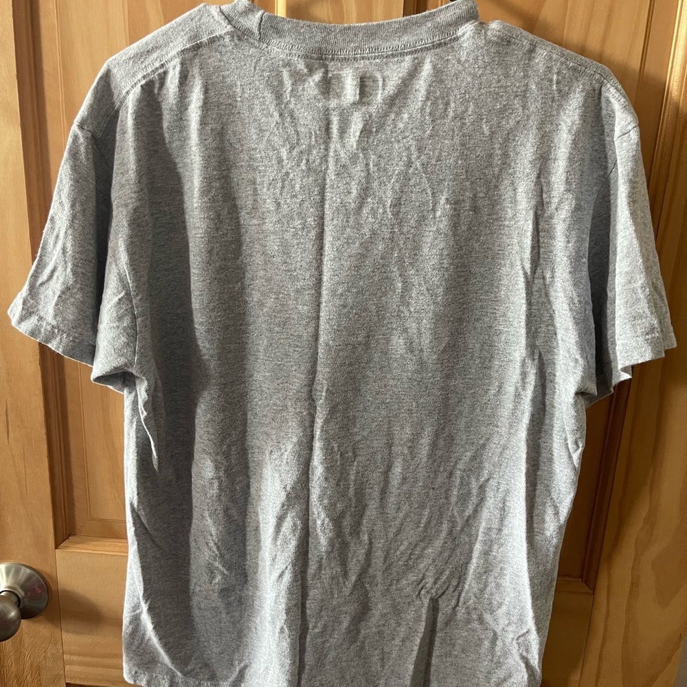 Like New, Men’s Size Medium NFL Denver Broncos T-Shirt - Picture 3 of 4